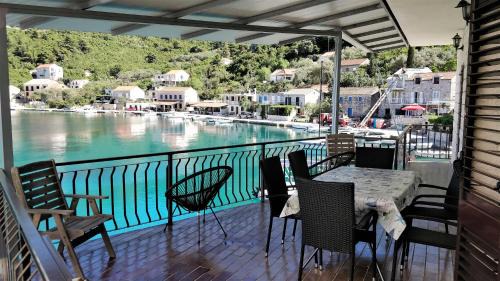 BOCA - 3 Bedroom apartment by the sea in Prožura