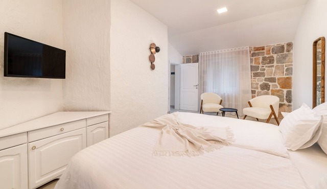 Boutique Rooms by Nono Ban in Pucisca