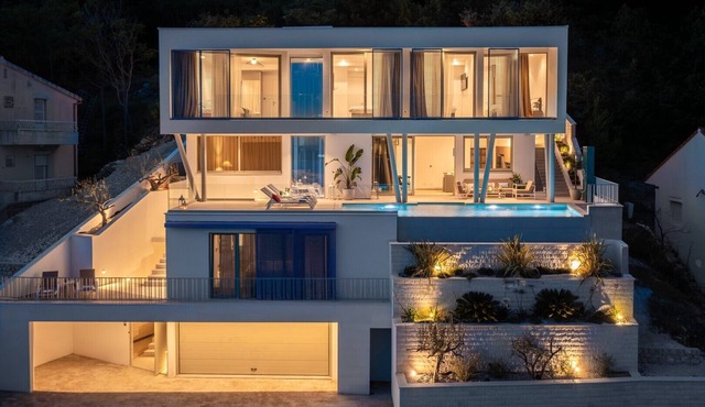 Boutique Villa Nana with SPA zone, Heated pool and elevator