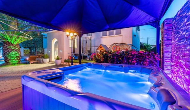 Bračić Premium Apartments With Outdoor Pool and Sauna