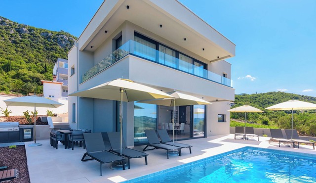 Brand New Luxury Villa Aurea with Infinity Pool & Stunning Views