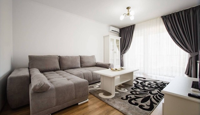 Bright & Elegant Central Apartment in Oradea