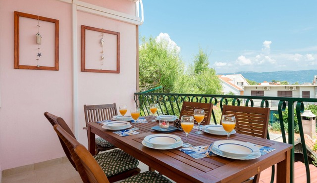 Bright expanses 2DBpanoramic sea view, garden with a grill in Slatine