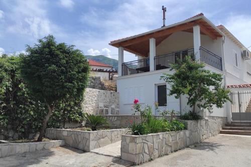 Bungevilia Apartment
