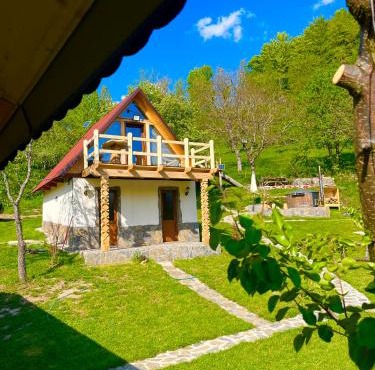 Cabană tip A Wild Glamping Cornereva in Cornereva
