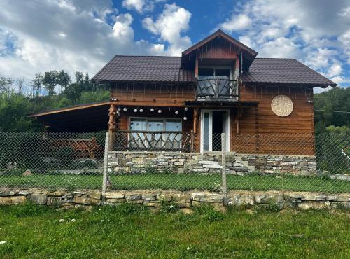 Cabana Cristalul din Apuseni in Ciuruleasa