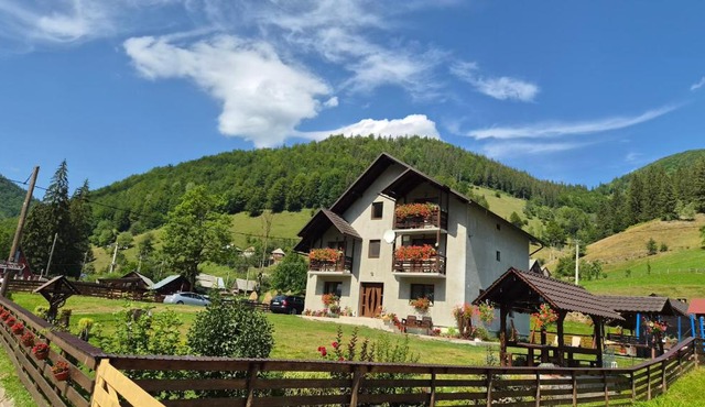 Cabana Inima Munților in Garda de Sus