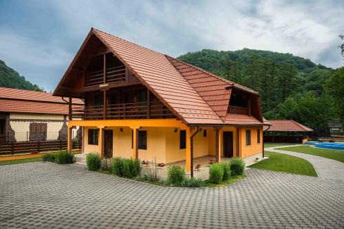 Cabana Sargetia in Costeşti