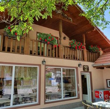 Cabana Sarmis Costesti in Costeşti