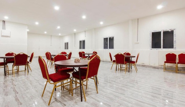 Capital O Che Sigma Hotel in Hyderabad