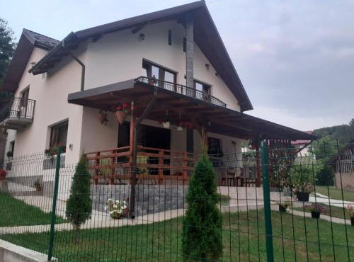 Casa Alex in Oestii Paminteni