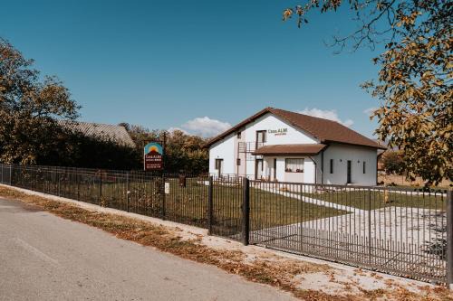 CASA ALMI in Polovragi