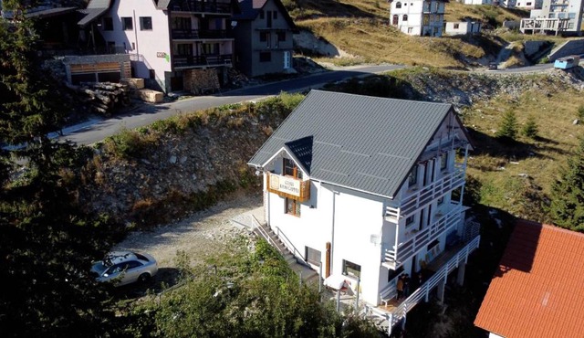 Casa Bunicutei in Novaci