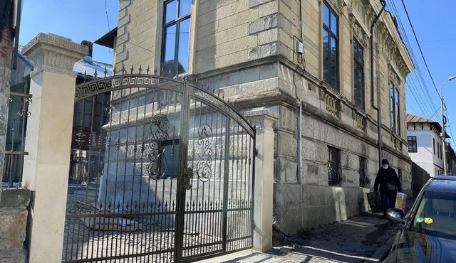 Casa Continentelor in Câmpulung