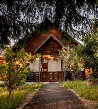 Casa Izvoru Mureșului in Izvoru Mureşului