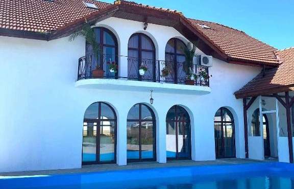 Casa lu' Pele pescaru' in Victor Vlad Delamarina