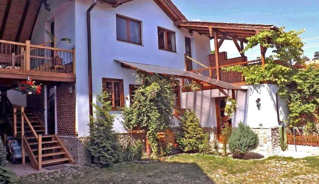 Casa Pelu - Uriges Bauernhaus mit Dachterrasse by Interhome in Vale