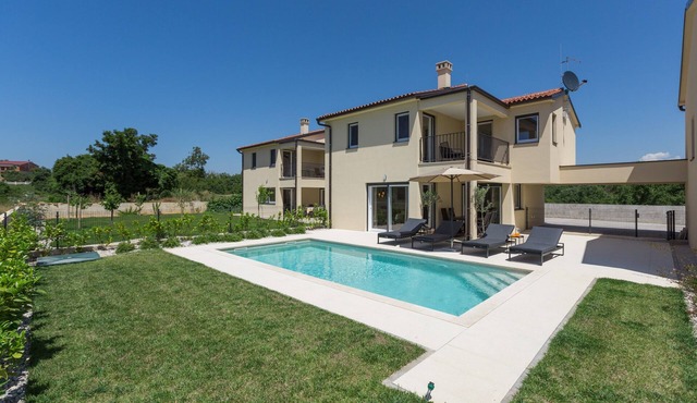 Casa Rilassante Bianca Privatem Pool in Tar
