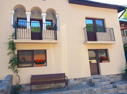 Casa Tâmplarului in Giuleşti