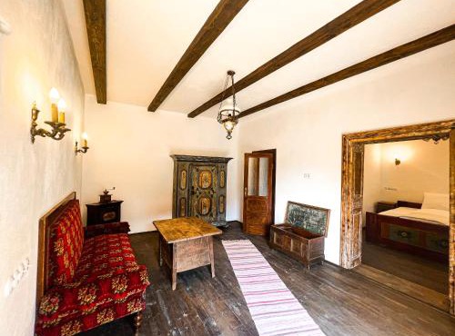 Castle View Saschiz - Traditional Guesthouse in Saschiz