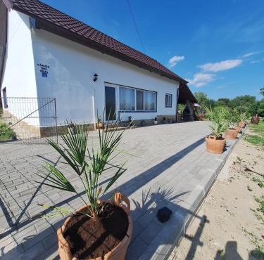 Casuta din Deal in Vaideeni