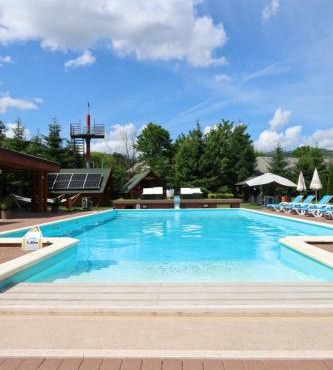 Cazare la Munte cu Piscină in Bistra