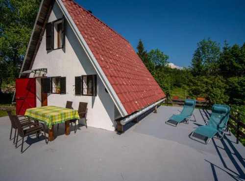 Chalet The Fox by Interhome in Zlobin