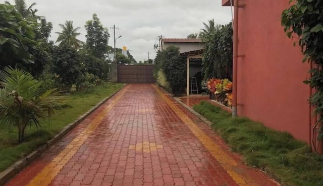 Charming 1-bedroom apartment in pleasant Nandi Hills with AC in Nandi Hills