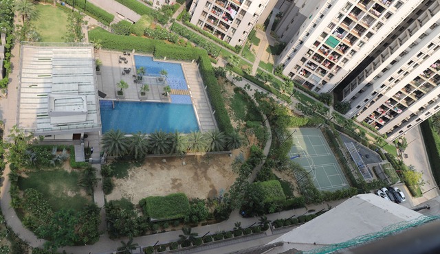 Charming 2-bedroom apartment with WiFi, AC in enchanting Noida, Free Parking in Noida