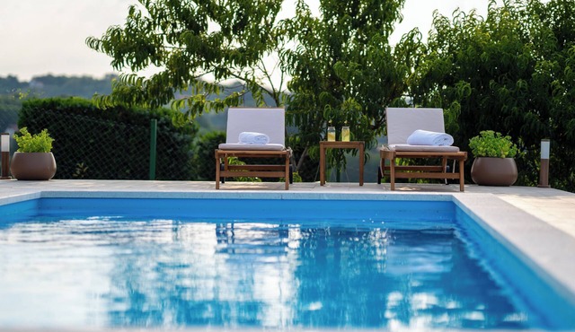 Charming 2-bedroom house in Borovljani with AC, WiFi