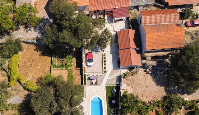 Charming 3-bedroom estate with a pool and spa in perfect location, Kameni Dvori in Dubrava Kod Šibenika