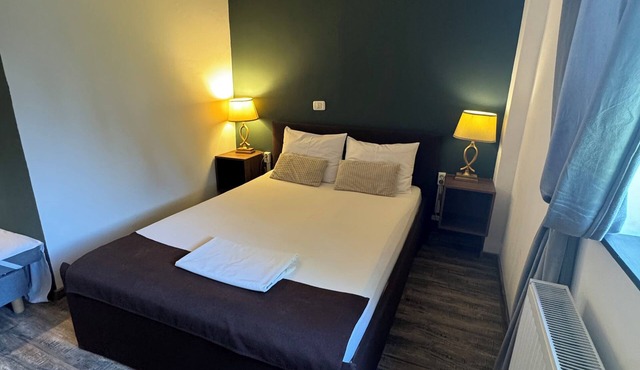 Charming bed & breakfast with AC in Otopeni in Otopeni