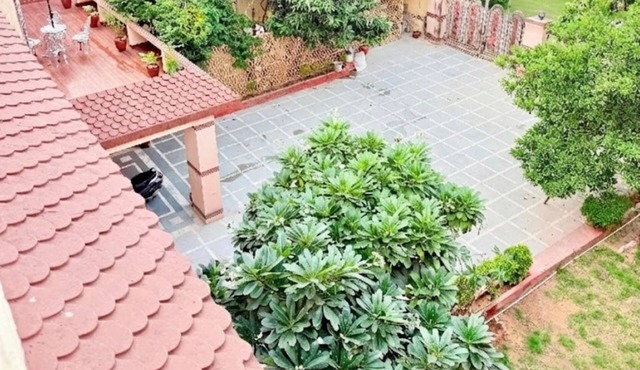 Charming bungalow in fabulous Jaipur perfect for your getaway. Located centrally in Jaipur