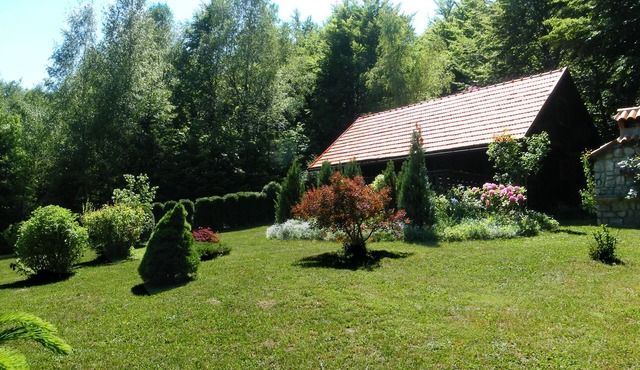 Charming Country Cottage very near Lake Lokve. Fuzine and Crikvenica also nearby