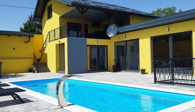 Charming house in beautiful Stanići with fitness room, WiFi, AC