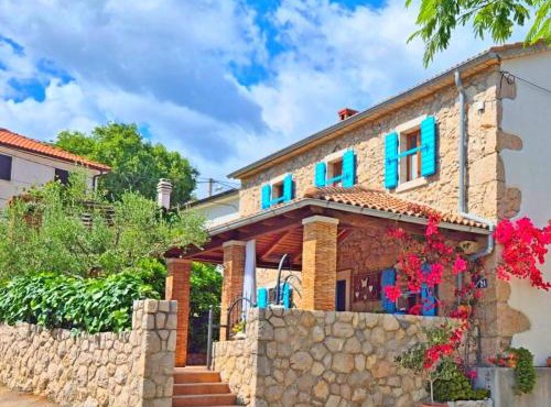 Charming stone house by the sea