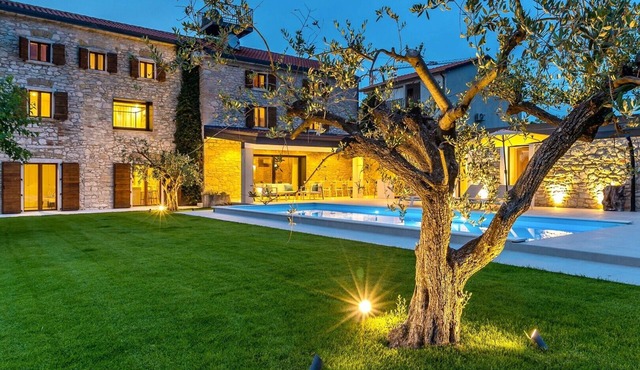 Charming Villa CX with large 50m2 heated pool