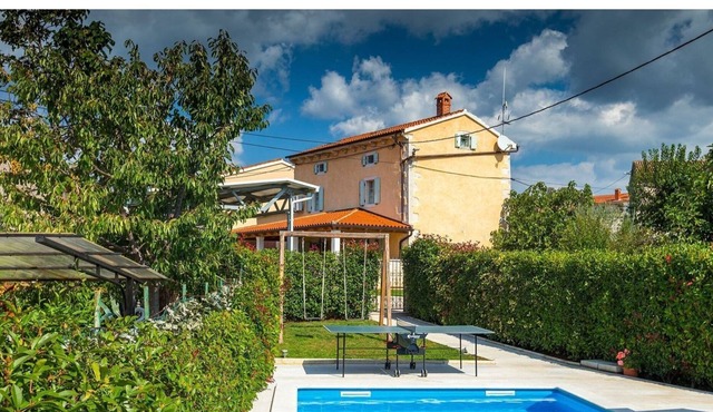 Charming Villa only 10 minutes drive from the sea in Bubani