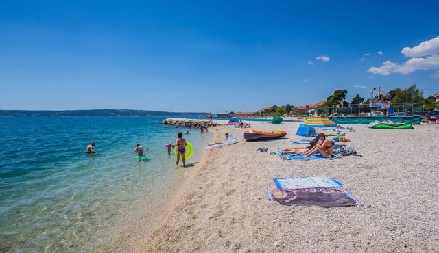 Chic and Stylish Kastel Novi Apartment with Pool - Five Bedroom Apartment With Pool