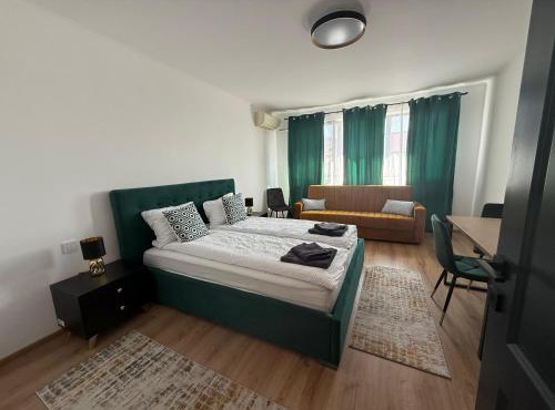 Chic Apartments SRL- Etaj 2-City Center - Free Wifi AC in Carei