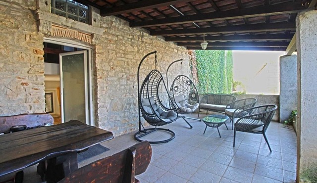 Comfortable apartment with pool and garden in Valtura