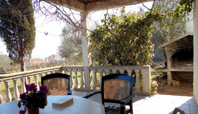Comfortable apartment with a view, 100m2, 150m from sea