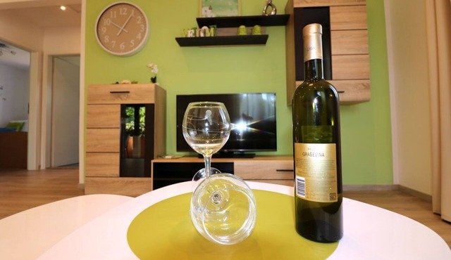 Comfortable Bungalow in Poreč – Perfect for 4 to 5 Guests in Porec