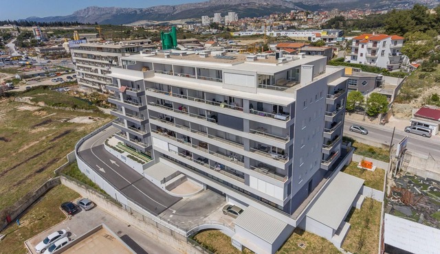 Comfortable, contemporary furnished apartment close to the center of Split.