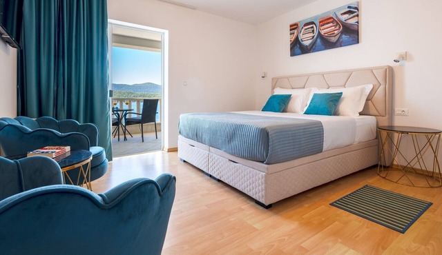 Comfortable Four-Bedroom Apartment in Neum