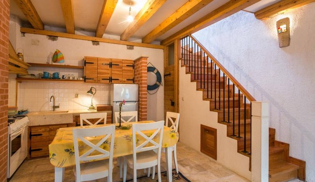 Coral House - One Bedroom House, Sleeps 3