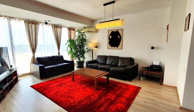 Corbeanca Penthouse in Ostratu
