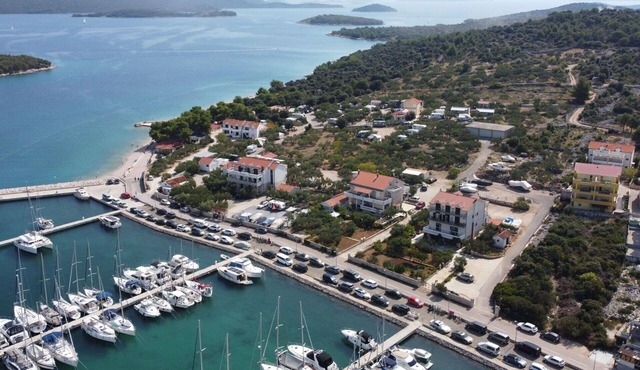 Cosy apartment for 2 guests with WIFI, A/C, TV and terrace in Vodice
