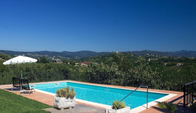 Cosy apartment for 5 people with pool, WIFI, A/C, TV, balcony and panoramic view in Nova Gorica