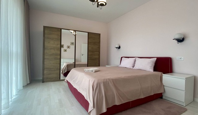 Cozy 2-bedroom apartment in adorable Oradea with WiFi, AC and free Parking in Oradea